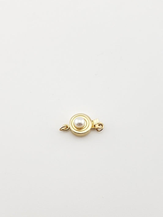 Small Pearl Clasp