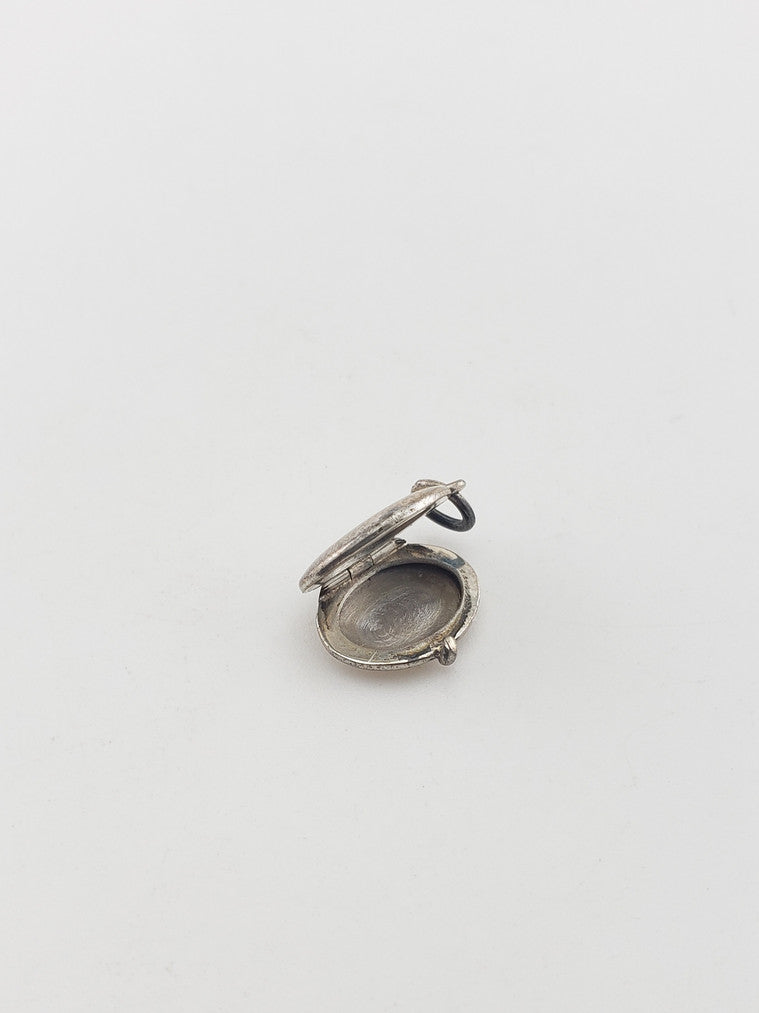 Small SS Engraved Oval Pendant Locket