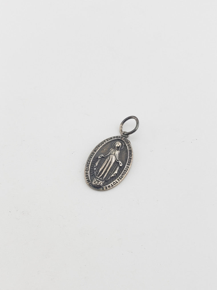 SS Vintage Creed Virgin Mary Charm