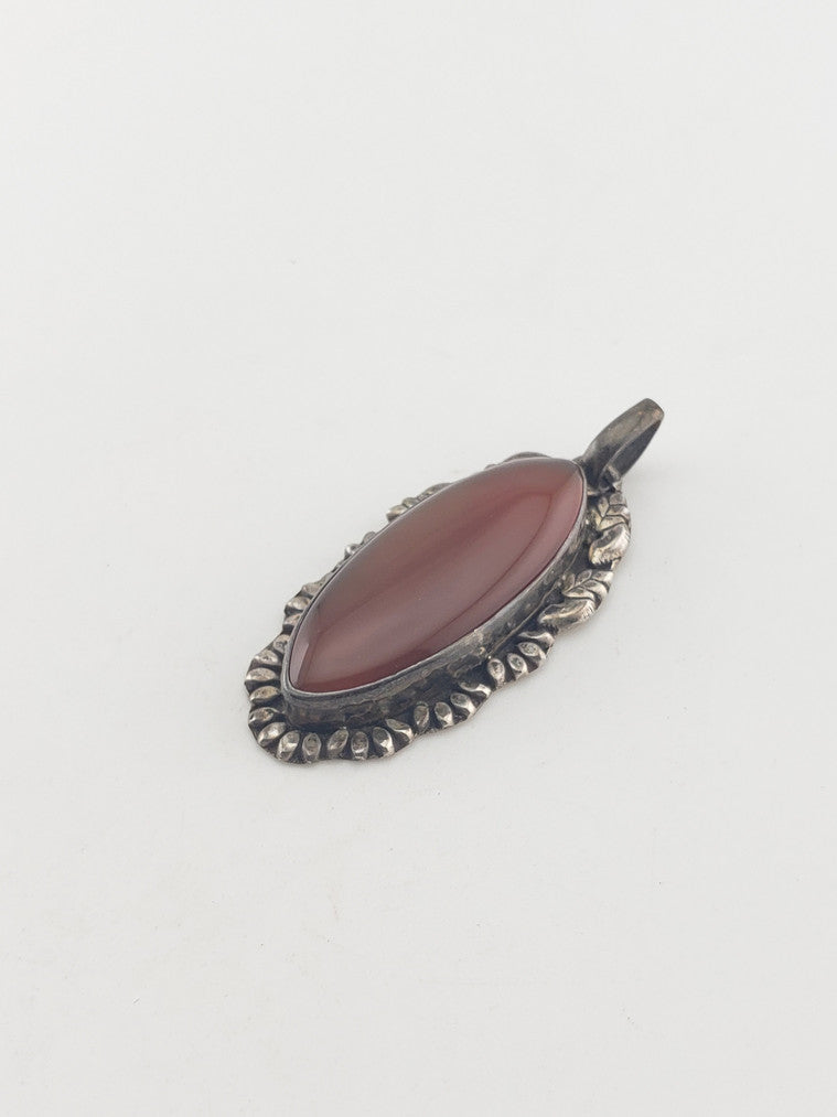 SS Carnelian Leaf Frame Pendant