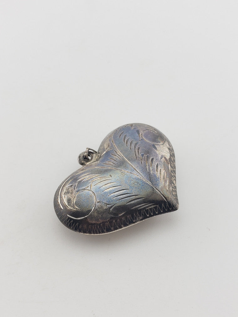 SS Vintage Puffy Etched Heart Pendant