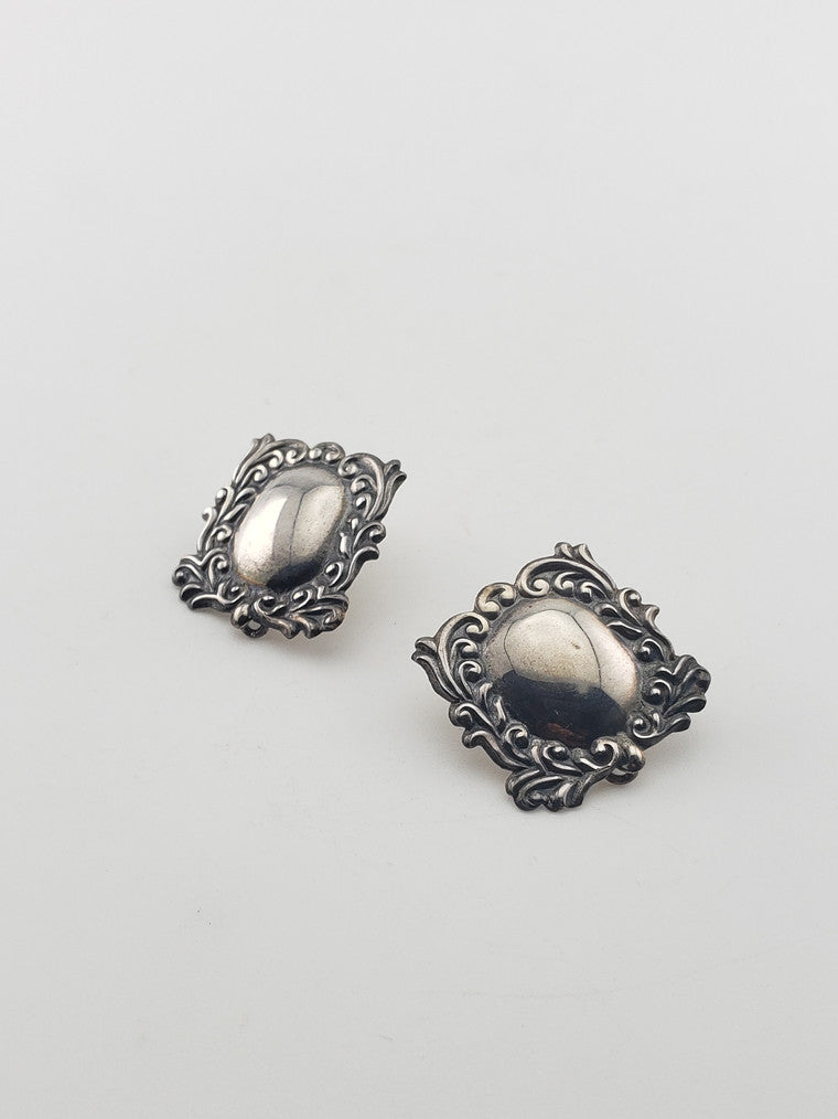 Small SS Victorian Style Earrings