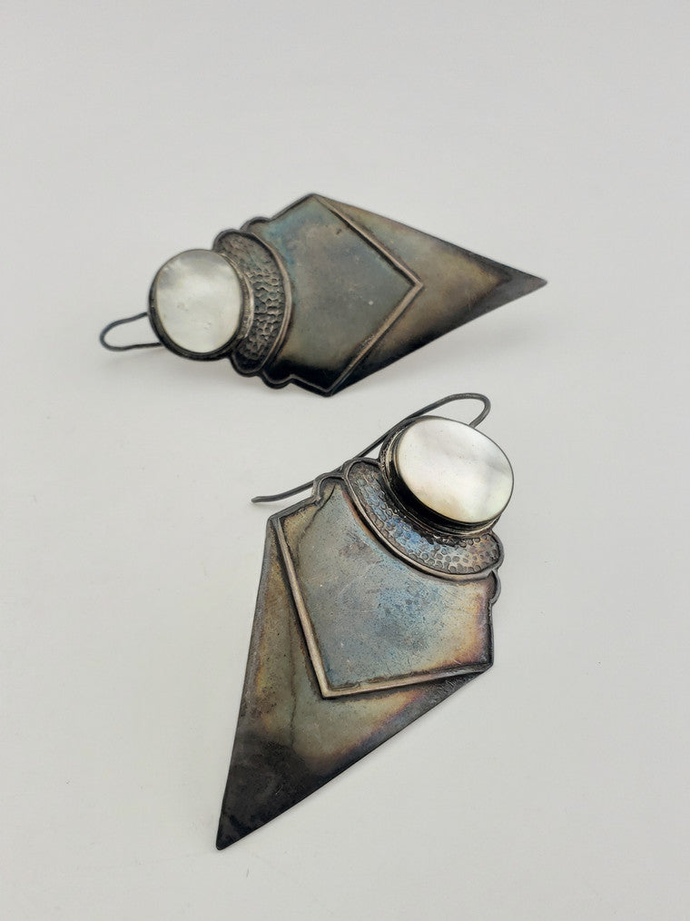 SS Earrings w/ Mother of Pearl Cabochon