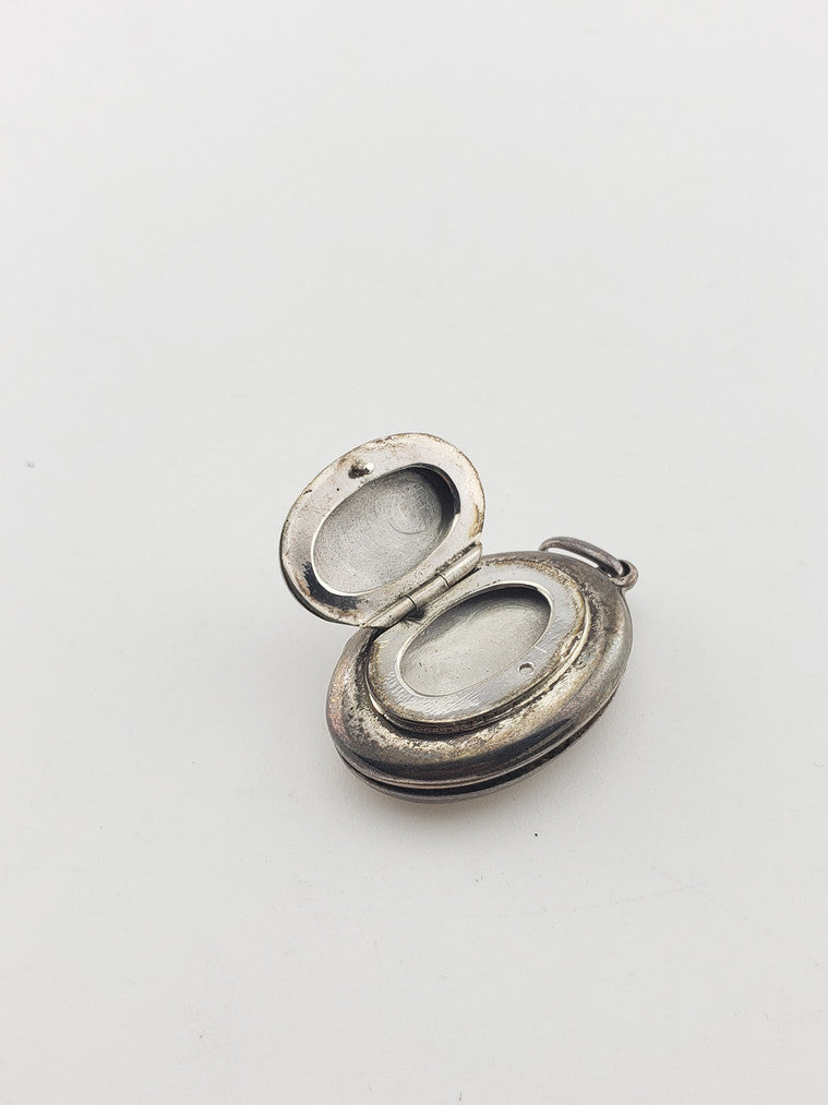 SS 2 Section Oval Locket